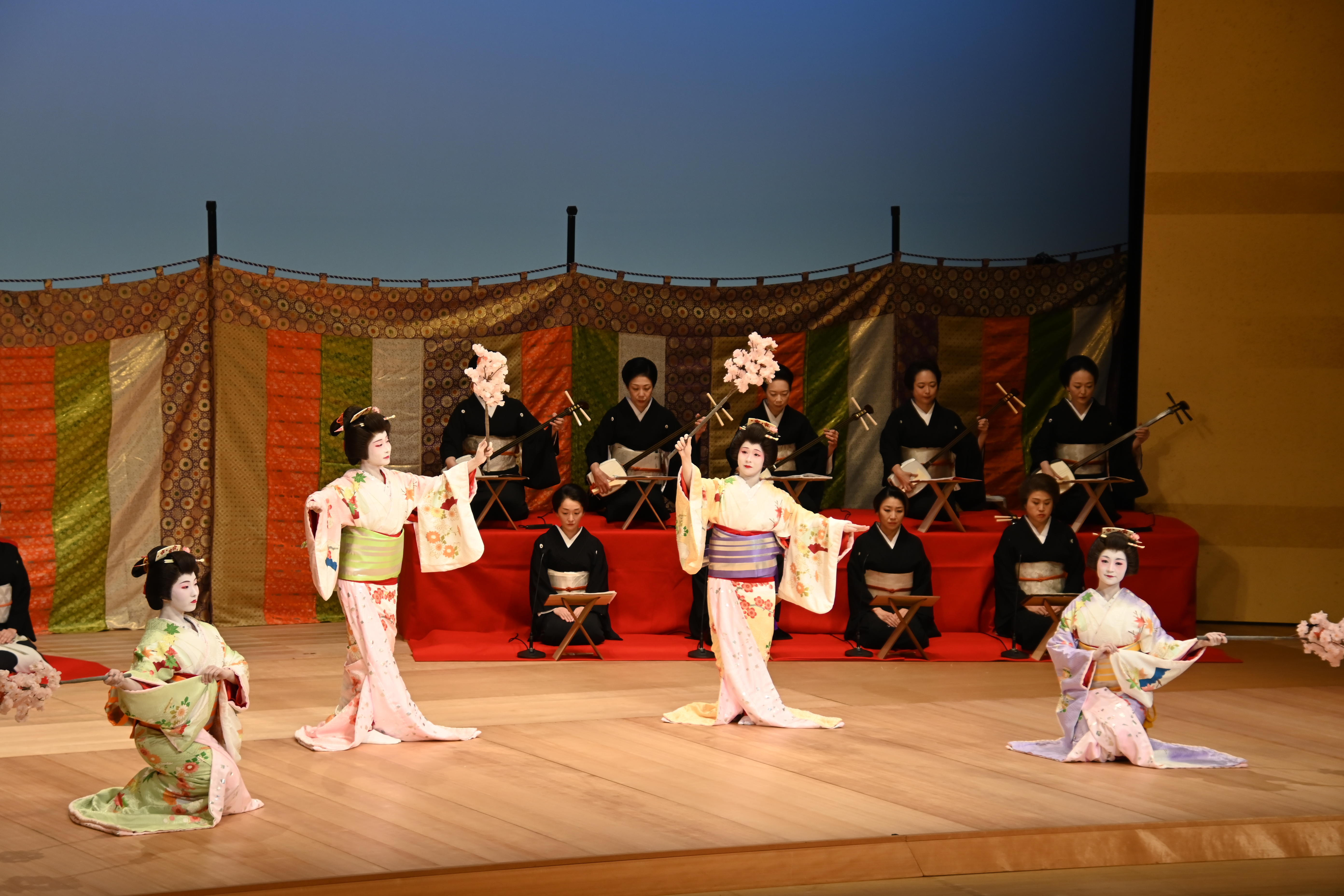 向島芸妓衆 華のお座敷